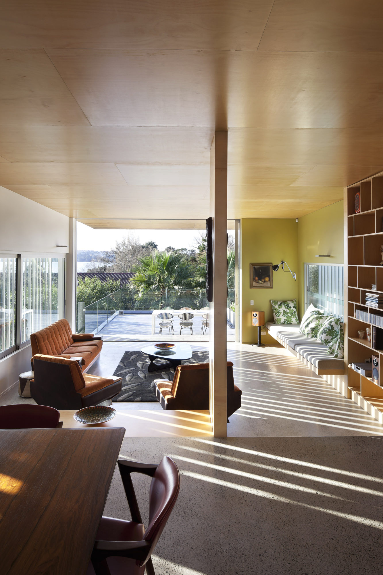 Vintage Brown Vujcich House by Bossley Architect’s vintage brown vujcich house by bossley architects 3e90622