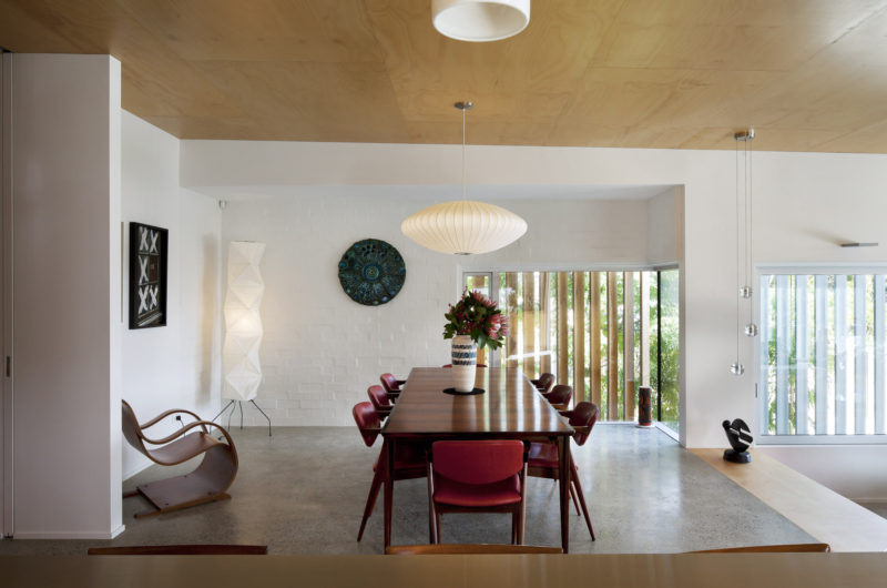 Vintage Brown Vujcich House by Bossley Architect’s vintage brown vujcich house by bossley architects 95ab6b4