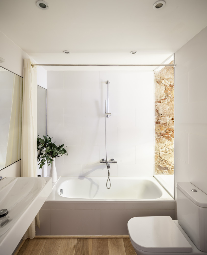 Apartment Renovation By Sergi Pons In Barcelona, Spain apartment renovation by sergi pons in barcelona spain dbd01c2