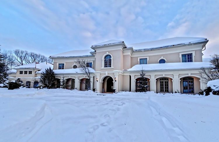 Baronial Estate In Ontario, Canada baronial estate in ontario canada ee2f53a