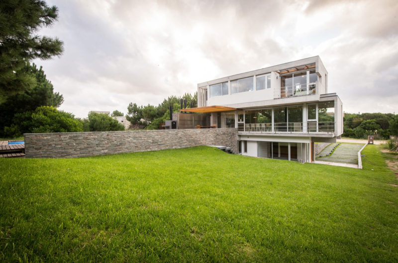 Contemporary KVS House In Buenos Aires, Argentina contemporary kvs house in buenos aires argentina 390d5a1