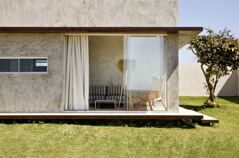 Cozy Box House in Brasilia, Brazil cozy box house in brasilia brazil 1faf99e