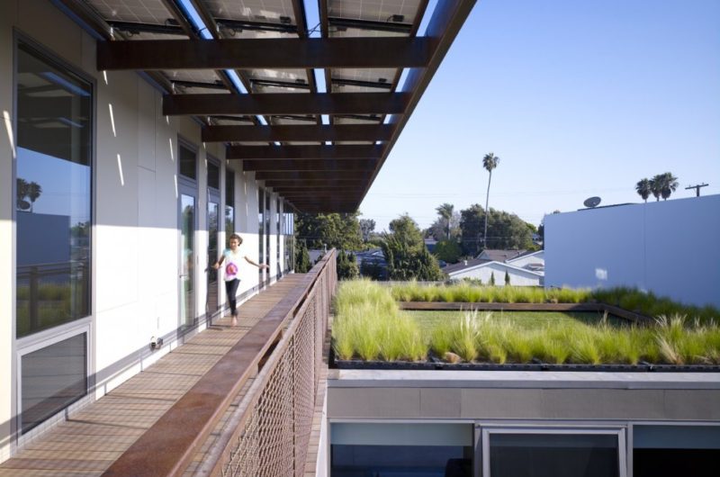 Eco-friendly Yin-Yang House by Brooks + Scarpa eco friendly yin yang house by brooks scarpa 8ef199f