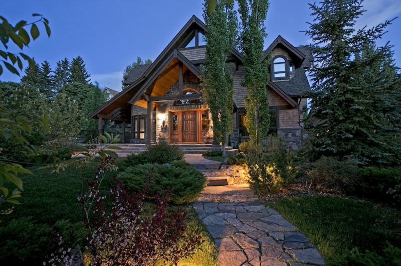 elegant calgary chalet in canada 0891960