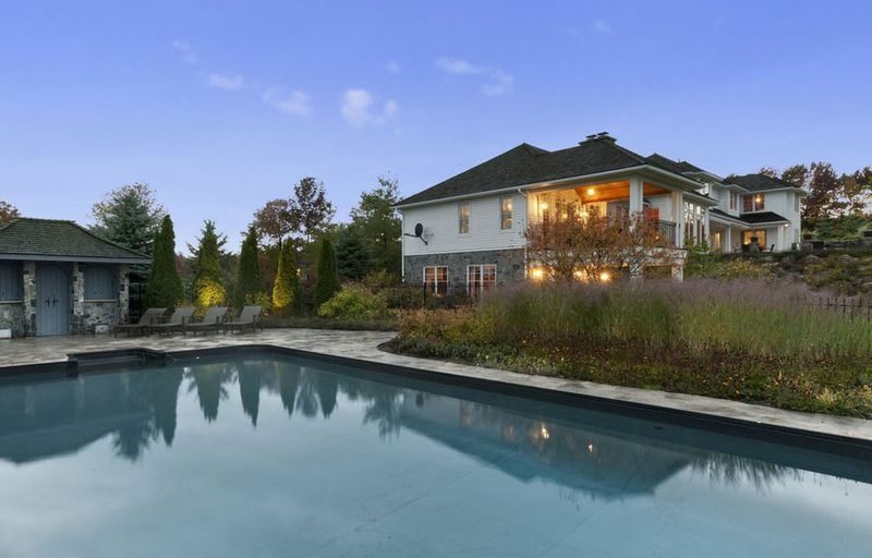 Fully Equipped 25 Acre Thornbury Estate in Ontario, Canada fully equipped 25 acre thornbury estate in ontario canada da72222