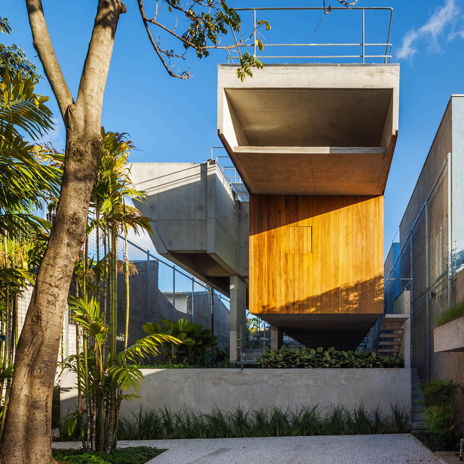 Glorious Weekend House In São Paulo, Brazil glorious weekend house in so paulo brazil c89f69e