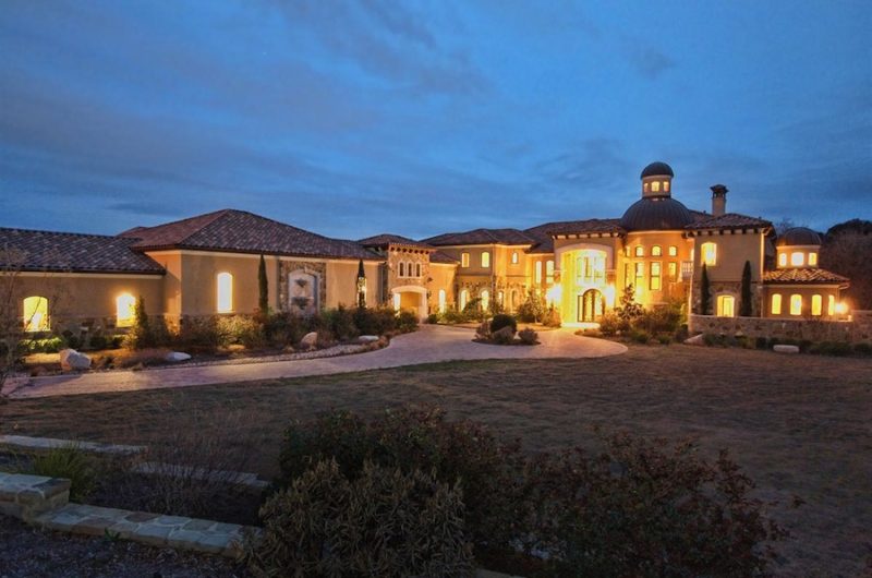 Gorgeous Lake Austin Custom Home in Texas gorgeous lake austin custom home in texas f4c9383