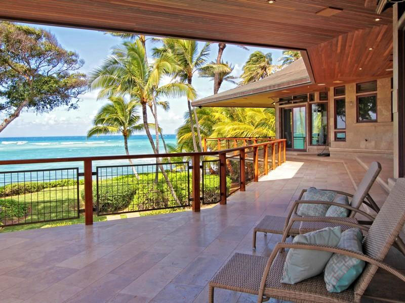 Gorgeous North Shore Beachfront Residence in Paia, Hawaii gorgeous north shore beachfront residence in paia hawaii 2b05010