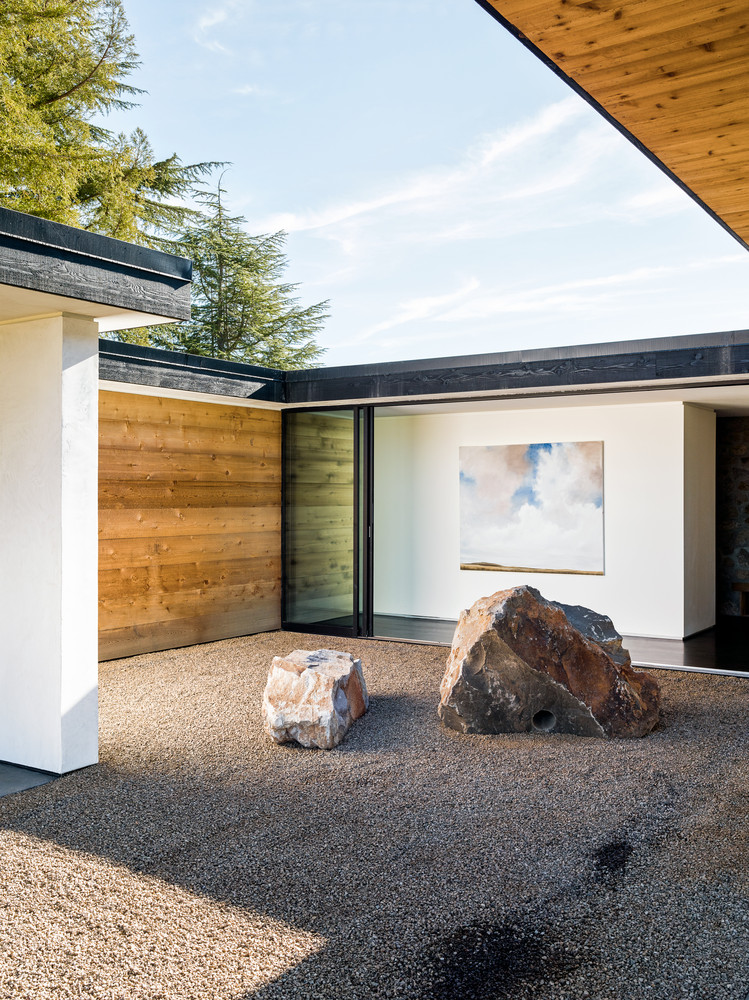 House Set On The Valley Floor In California, USA house set on the valley floor in california usa f00a615
