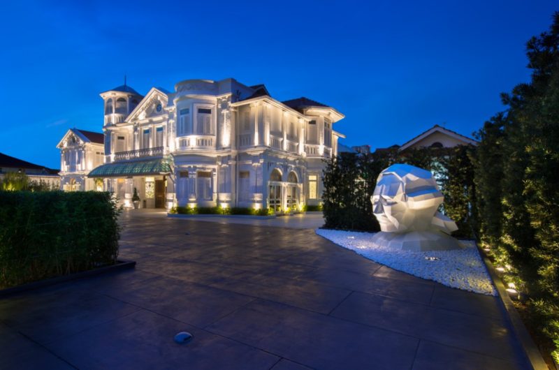 impressive mecalister mansion by ministry of design 51b56b5