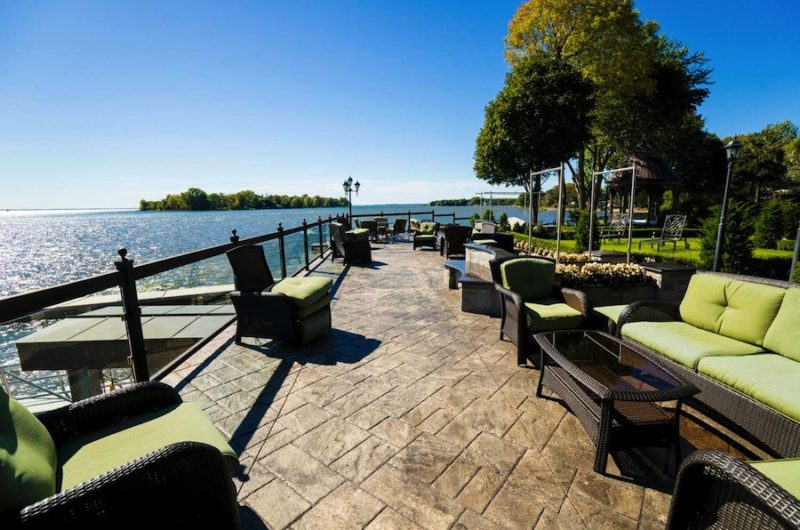 Incredible Waterfront Home in Québec, Canada incredible waterfront home in qubec canada 6695f8f