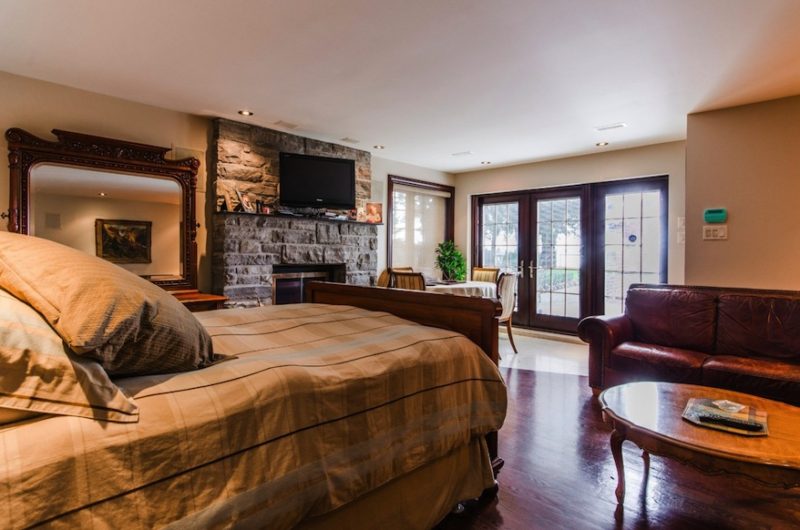 Incredible Waterfront Home in Québec, Canada incredible waterfront home in qubec canada aaa37f8