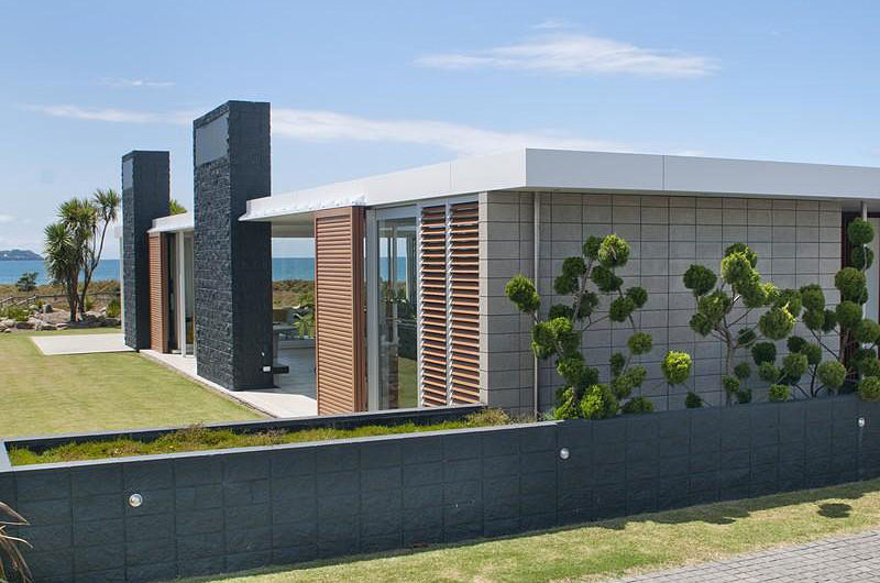Lavish Beachfront Residence in Omaha, New Zealand lavish beachfront residence in omaha new zealand 7c01028
