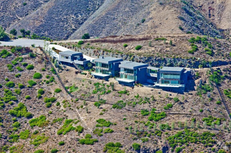 luxurious hilltop bridge house in malibu 8f8df30