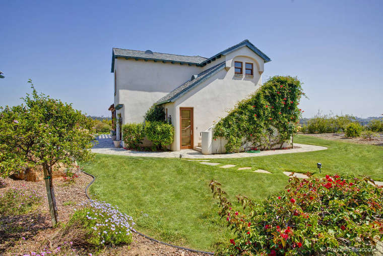 Luxurious Trophy Estate in Encinitas, California luxurious trophy estate in encinitas california 3bf20c1