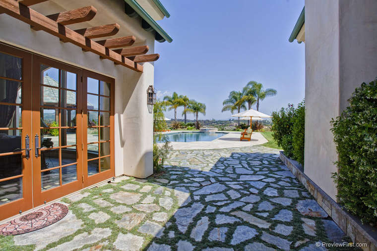 Luxurious Trophy Estate in Encinitas, California luxurious trophy estate in encinitas california 9bb5026