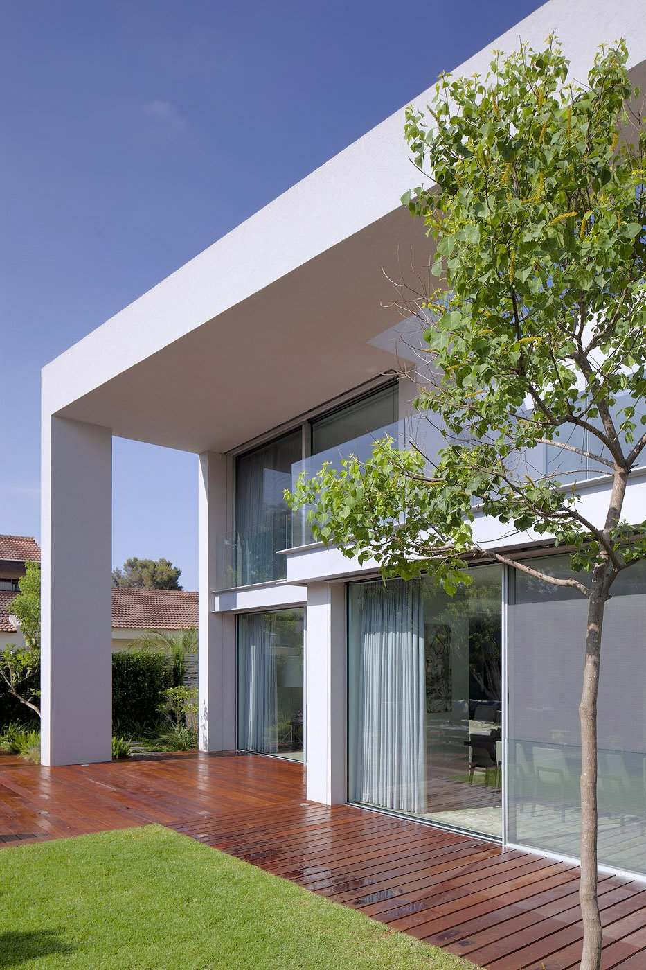 Modern CH House in Tel Aviv by Domb Architects modern ch house in tel aviv by domb architects 1f4367e