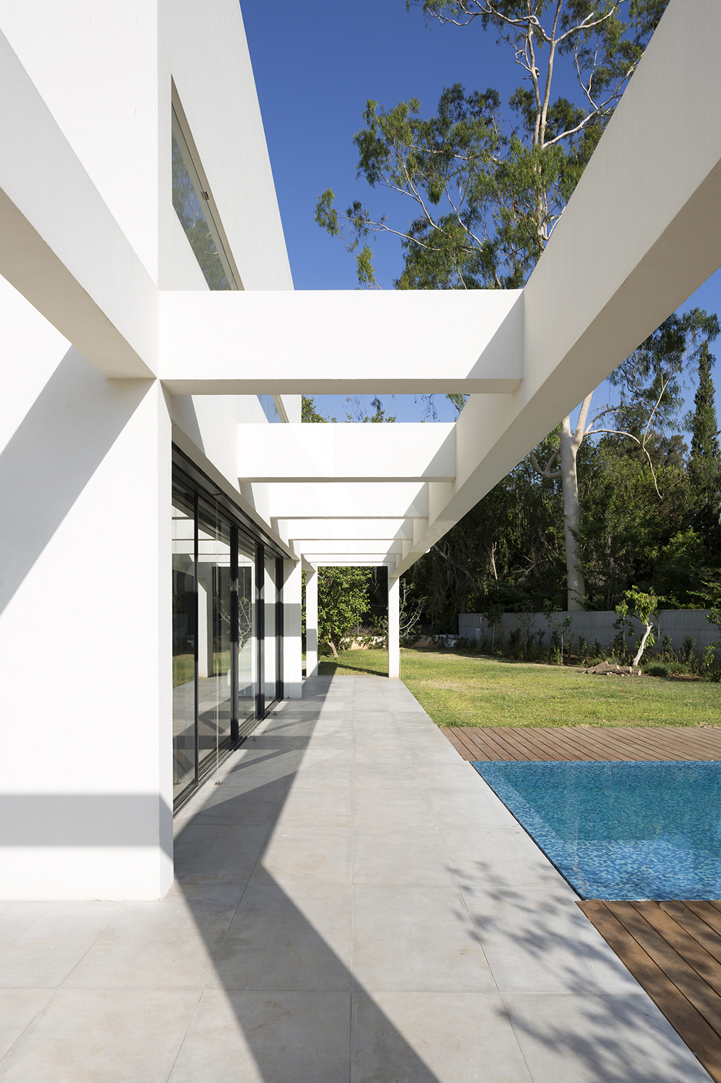 Modernly Designed Residence In Savyon, Israel modernly designed residence in savyon israel 36781ed