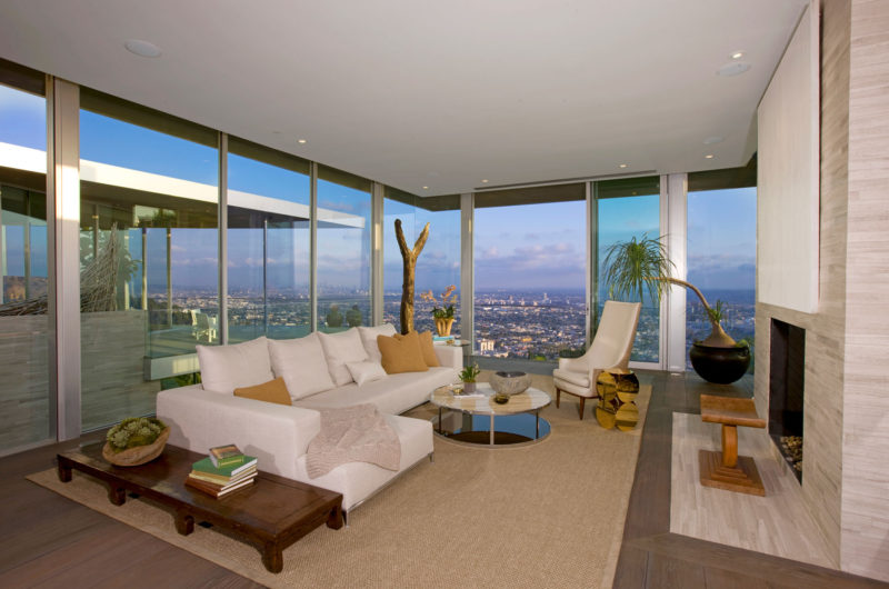 Panoramic Blue Jay Way Residence by McClean Design panoramic blue jay way residence by mcclean design 587a837