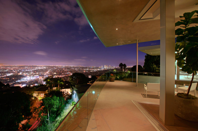 Panoramic Blue Jay Way Residence by McClean Design panoramic blue jay way residence by mcclean design b08e1e3