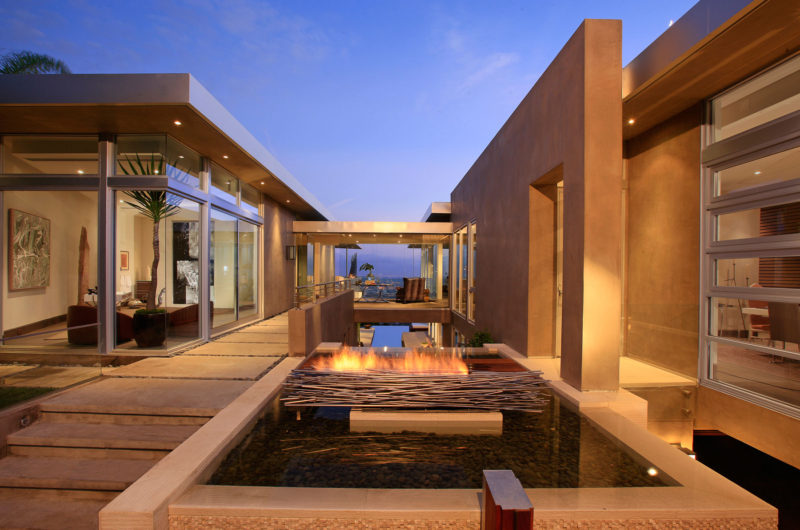 Panoramic Blue Jay Way Residence by McClean Design panoramic blue jay way residence by mcclean design b43102e