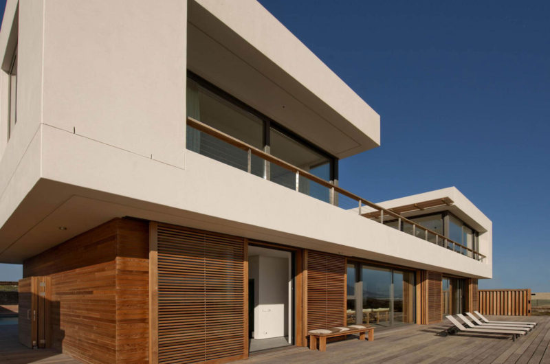 pure luxury within the waters edge beach house in cape town 1e52008
