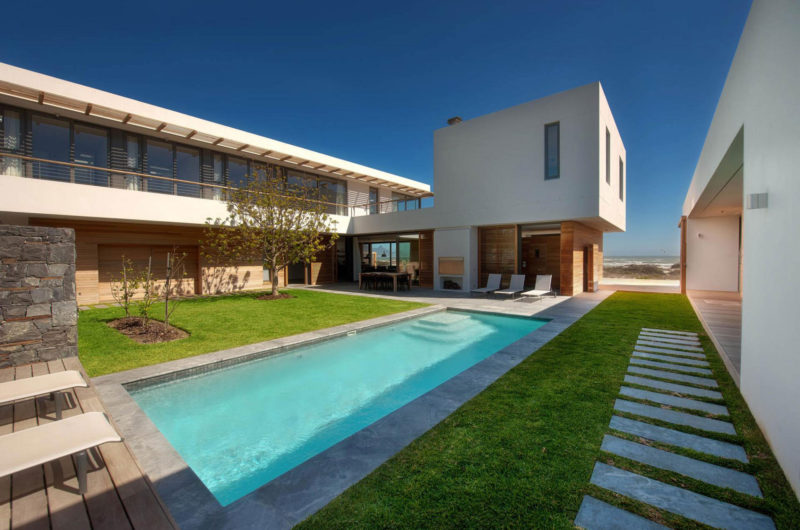 Pure Luxury Within the Waters Edge Beach House In Cape Town pure luxury within the waters edge beach house in cape town 6dd3c2d