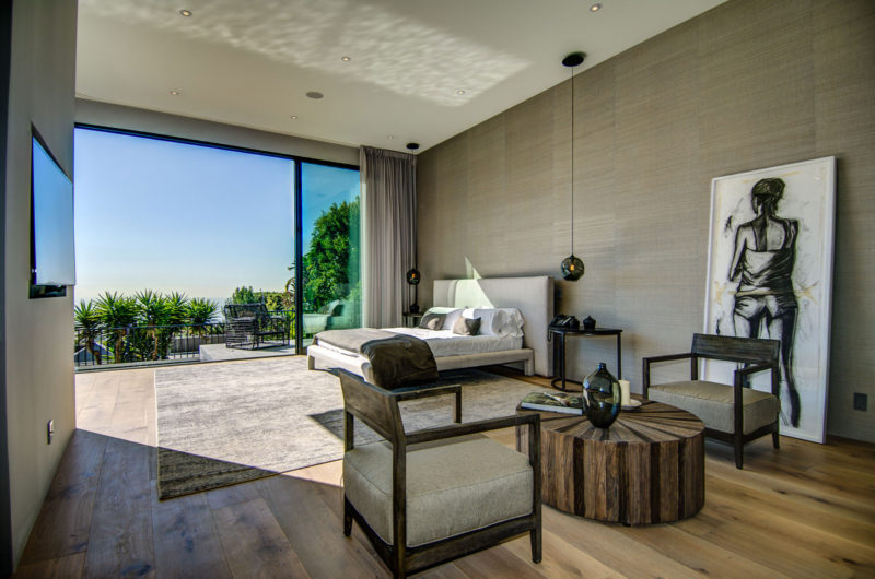 Spacious and Luxurious Home in Los Angeles, California spacious and luxurious home in los angeles california 8b3d5a4