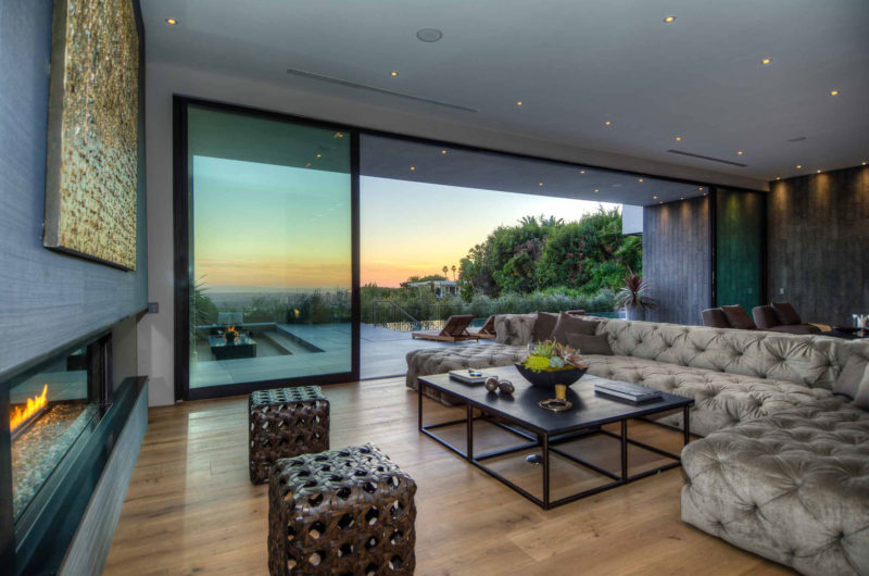 Spacious and Luxurious Home in Los Angeles, California spacious and luxurious home in los angeles california 93ade78