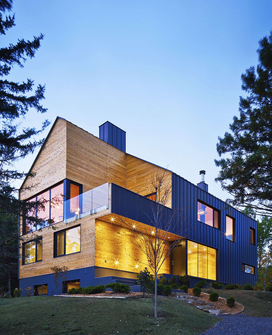 Stunning Malbaie VIII Residence In Cap-à-l'Aigle, Canada stunning malbaie viii residence in cap laigle canada 20f4b82