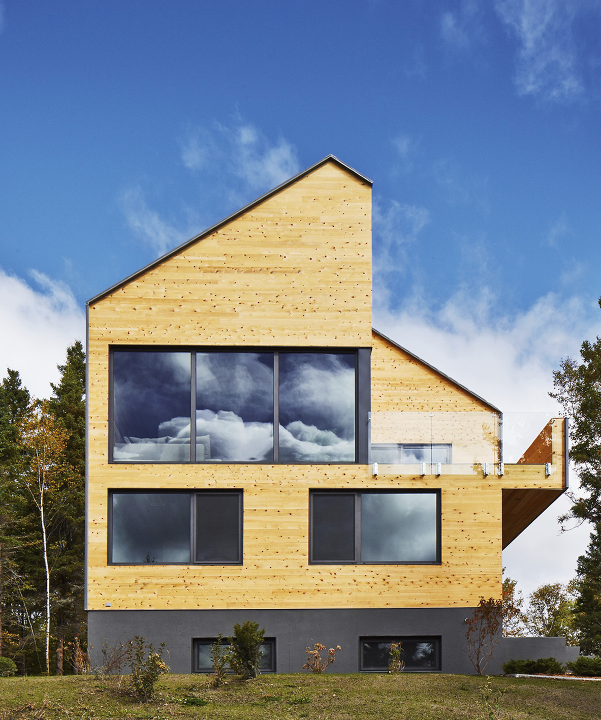stunning malbaie viii residence in cap laigle canada ab665d9