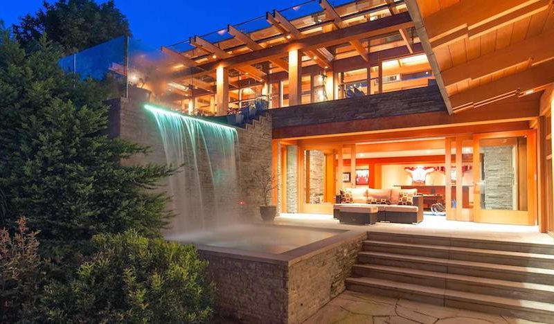 Stunning West Coast Waterfront Home In Vancouver, Canada stunning west coast waterfront home in vancouver canada 0879204