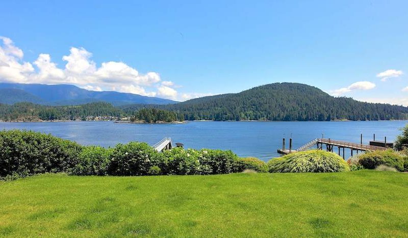 Stunning West Coast Waterfront Home In Vancouver, Canada stunning west coast waterfront home in vancouver canada 8e114ca