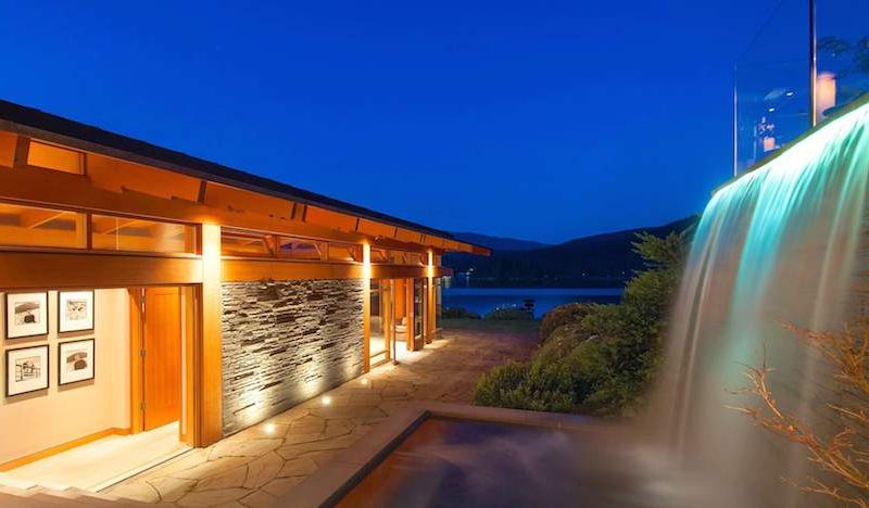 Stunning West Coast Waterfront Home In Vancouver, Canada stunning west coast waterfront home in vancouver canada 9d03cae