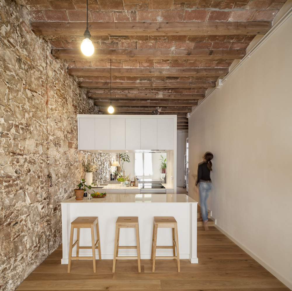apartment renovation by sergi pons in barcelona spain 5102ac3