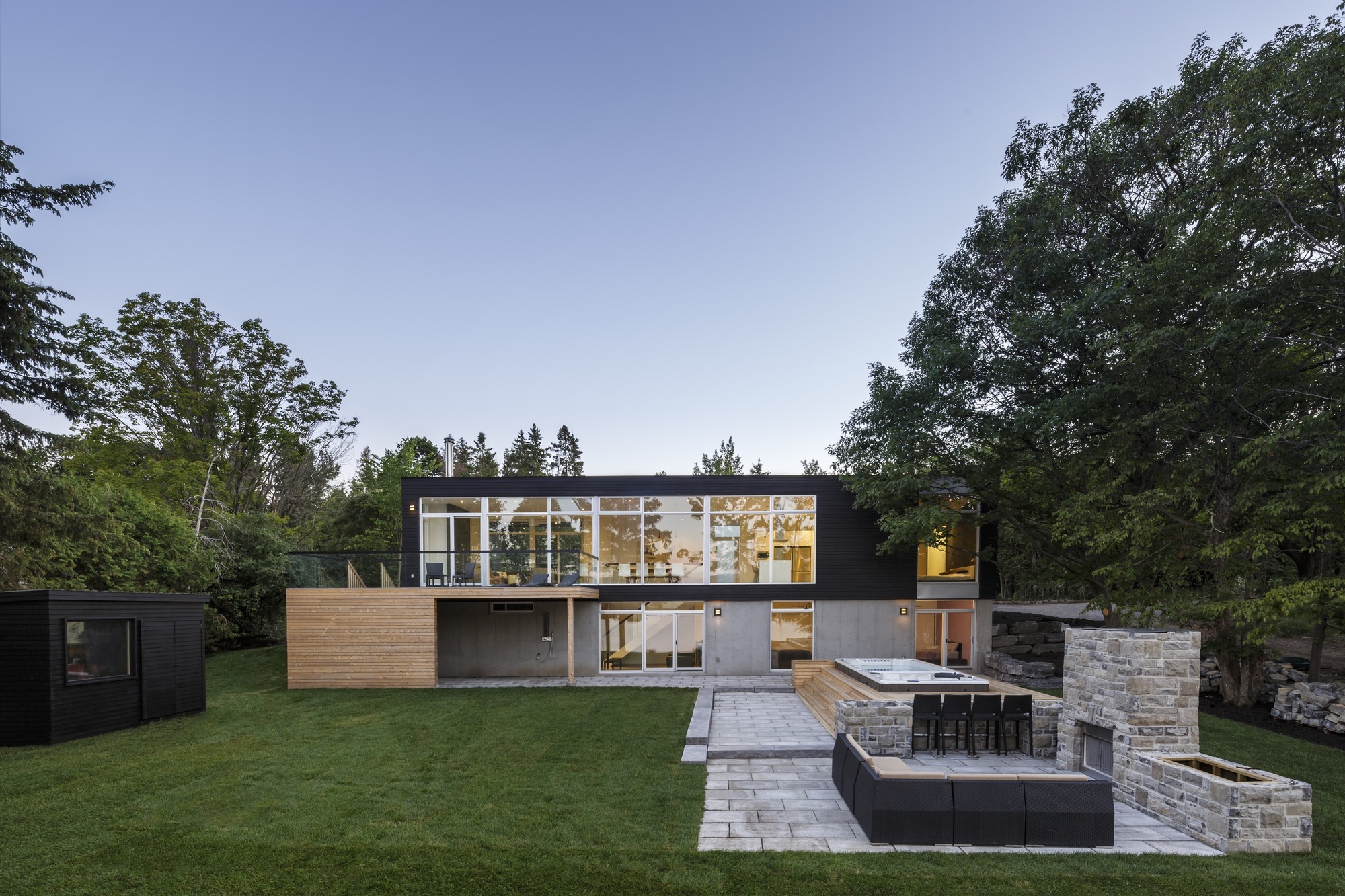 dunrobin shores residence in ottawa canada 4637014