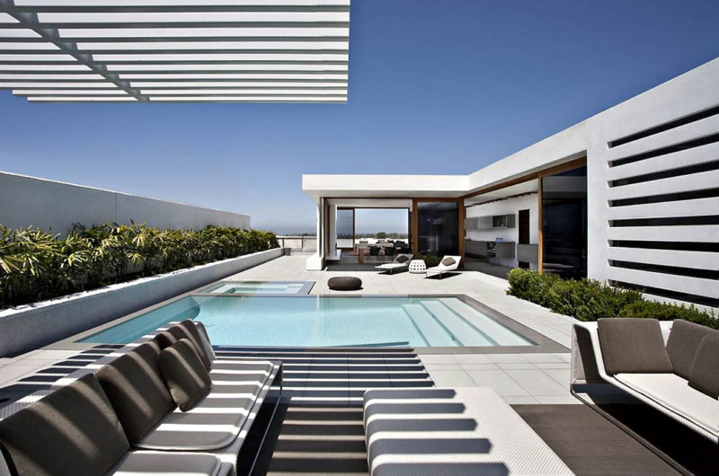 Gorgeous Contemporary Residence by Laidlaw Schultz Architects gorgeous contemporary residence by laidlaw schultz architects 0170979