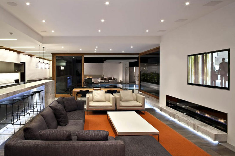 Gorgeous Contemporary Residence by Laidlaw Schultz Architects gorgeous contemporary residence by laidlaw schultz architects 0564537