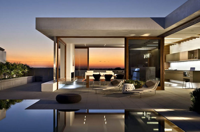 Gorgeous Contemporary Residence by Laidlaw Schultz Architects gorgeous contemporary residence by laidlaw schultz architects 4b2bee8
