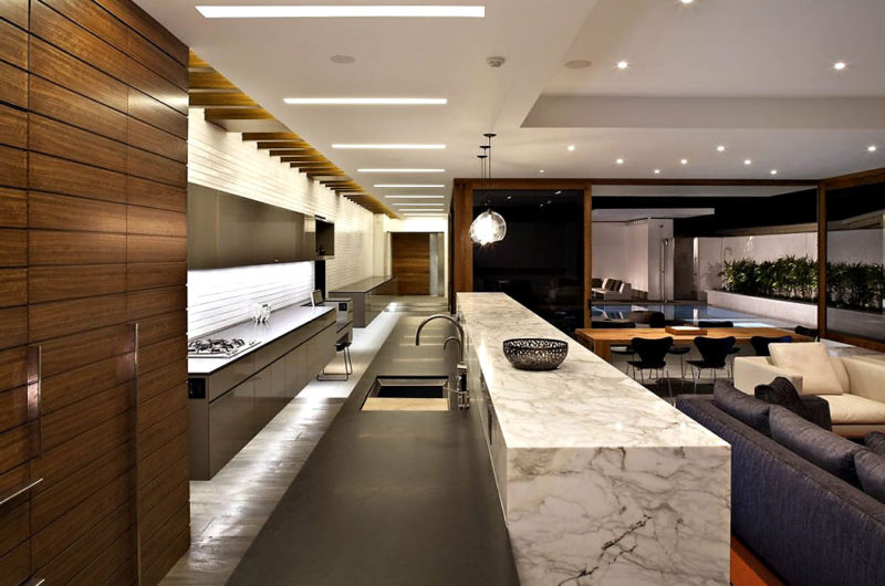 Gorgeous Contemporary Residence by Laidlaw Schultz Architects gorgeous contemporary residence by laidlaw schultz architects 53a8282