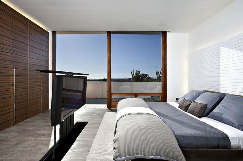 Gorgeous Contemporary Residence by Laidlaw Schultz Architects gorgeous contemporary residence by laidlaw schultz architects dd539d0