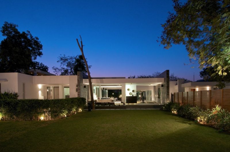 minimalist dinesh mill bungalow by atelier dnd cda0a76