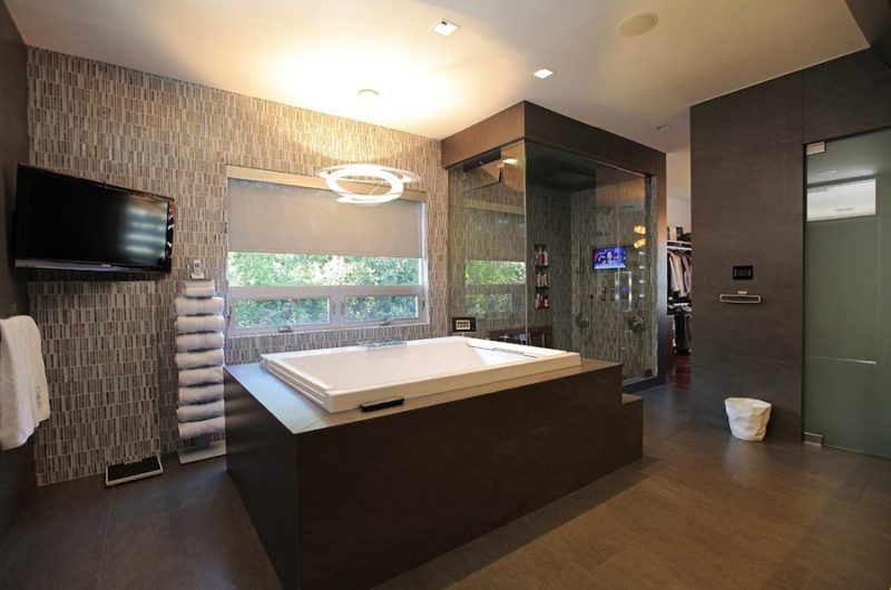 Modern Gated Estate in Beverly Hills modern gated estate in beverly hills baa84ab
