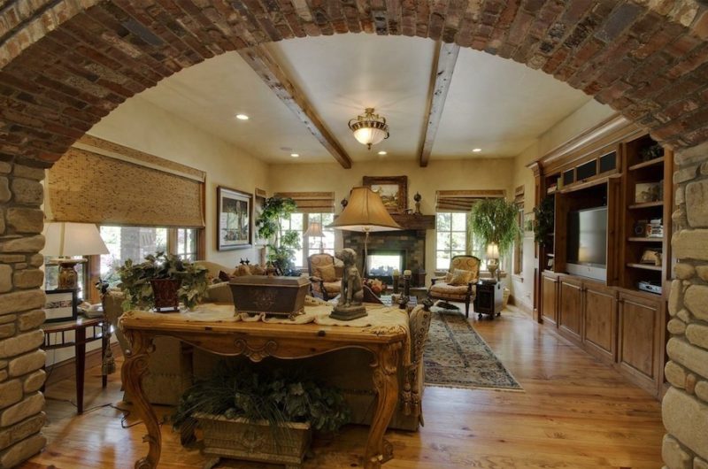 Unparalleled Entertainer's Estate Priced at $5,250,000 unparalleled entertainers estate priced at 5250000 80814fe